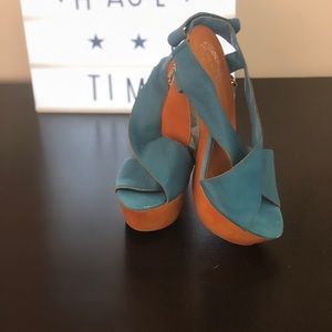 N.Y. L.A. Blue Heels in a 8.5